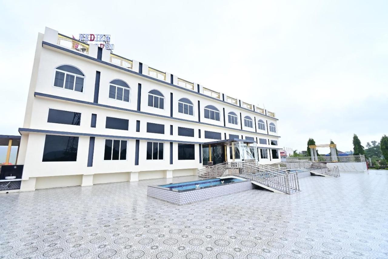 Vedika Garden Hotel Āmbavna Exterior photo